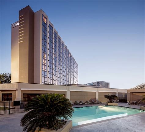 cheap hotels in the galleria area